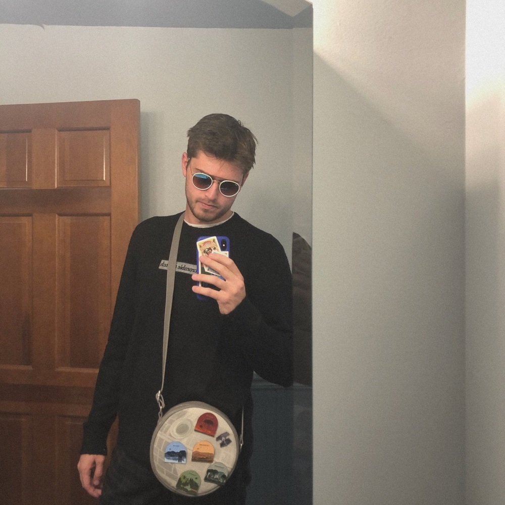 Meet your Posher, Casey